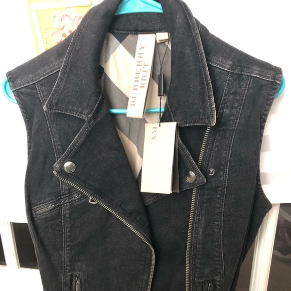 Women’s Burberry vest size 12. New with tags - Picture 2 of 5